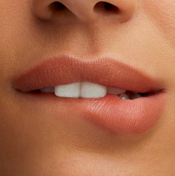 MAC Femmomenon Lustreglass Lipstick - Picture 4 of 9